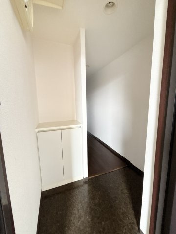 キャッスル常滑　南棟の玄関