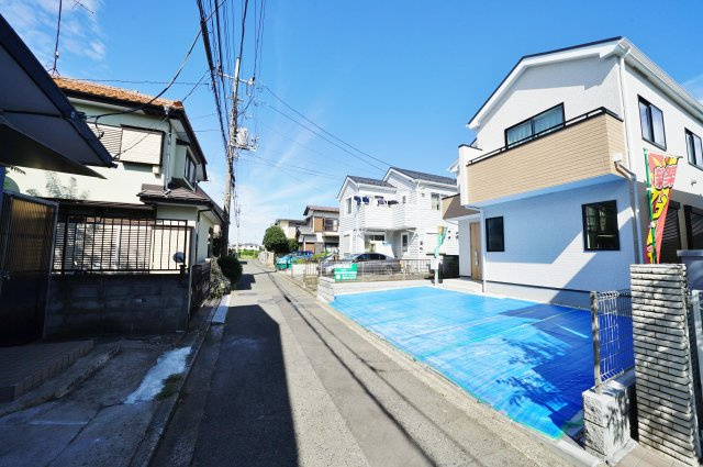 【横浜市瀬谷区本郷1丁目62-2新築戸建て】★仲介手数料無料★（大門小学校・瀬谷中学校）の前面道路含む現地写真