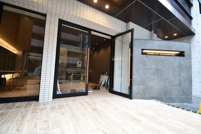 スワンズシティ谷町ブリエのエントランス