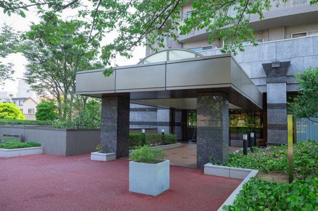 ザ・ガーデンタワーズ・サンライズタワーのエントランス