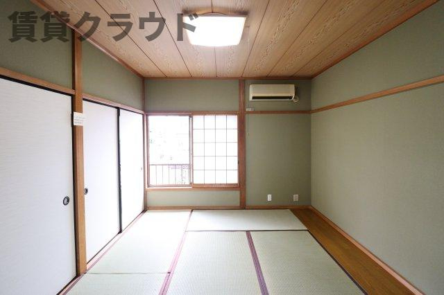 フラワーコーポの和室