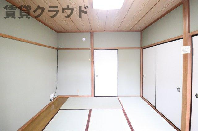 フラワーコーポの和室