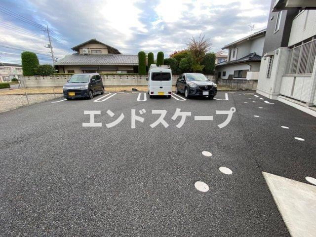 サンライトレジデンス駒形の駐車場|高崎、前橋エリアのお部屋探しはエンドスケープまで！お客様の理想お聞かせ下さい♪
