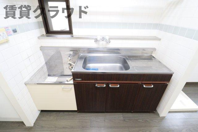 エヴァーグリーン本千葉のキッチン|コンパクトなキッチンで掃除もラクラク