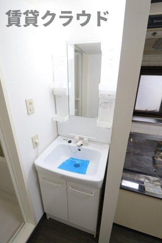 エヴァーグリーン本千葉の洗面所|朝の準備に活躍する、洗面化粧台！