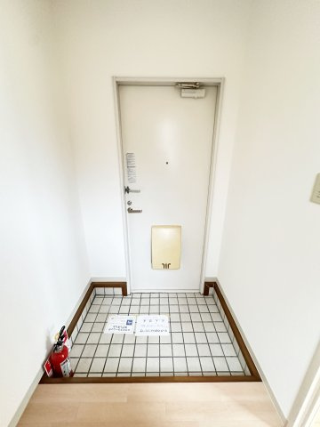 フレグランス内原の玄関