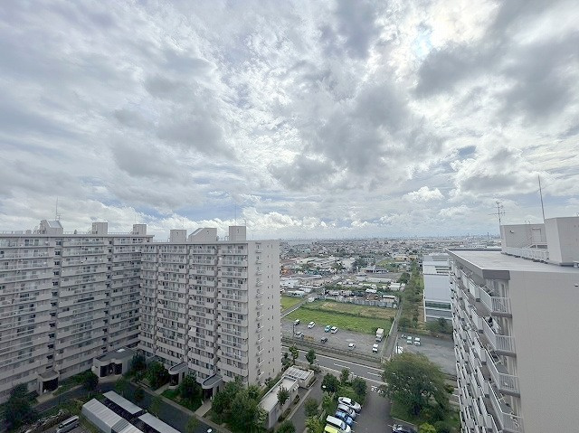 パークフィールドみさとテラ・ウエスト　4街区2号館の展望|高層階からの眺望は開放感がありますね！