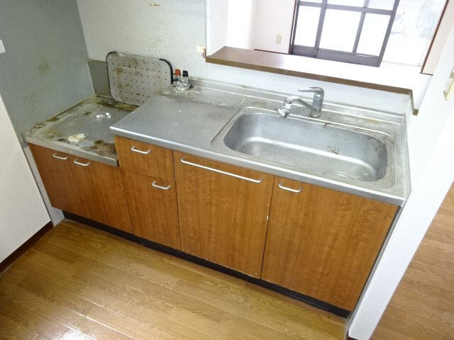 シャーメゾン魚住Bのキッチン