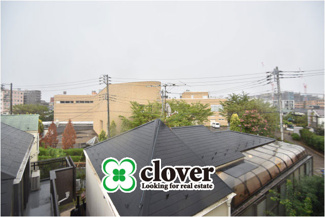 【展望】 | 即日のご見学も可能です！お気軽にお問い合わせください！
バルコニーからの眺望　閑静な住宅街を一望