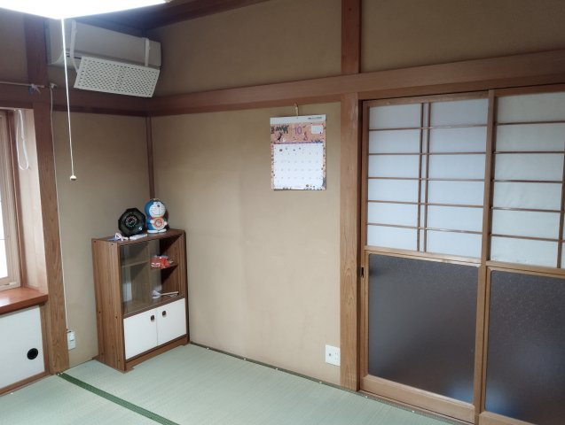 見附市本所1丁目中古戸建の和室|畳の上でゆっくりとくつろげる和室です