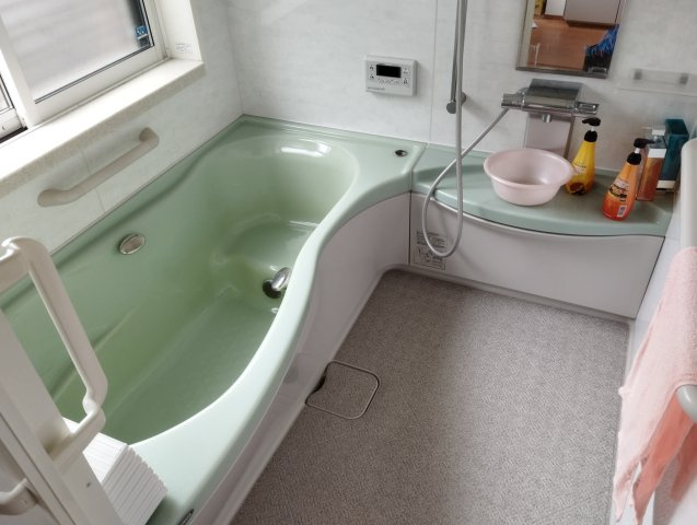 見附市本所1丁目中古戸建の浴室|日々の疲れを癒すお風呂付です
