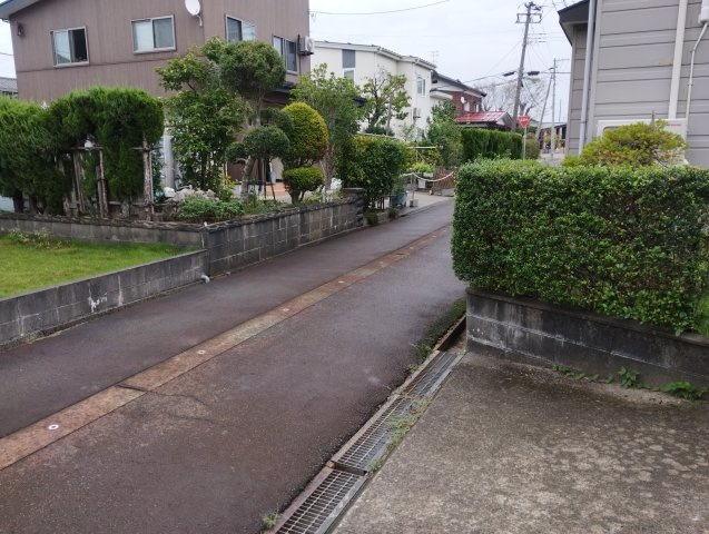 見附市本所1丁目中古戸建の前面道路含む現地写真|前面道路含む現地写真です