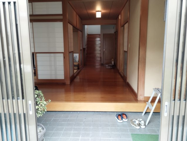 見附市本所1丁目中古戸建の玄関|落ち着いた玄関です