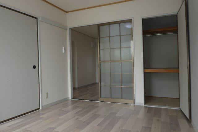 プレジール佐藤Cの洋室