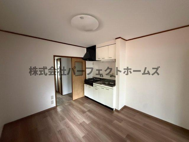 豊里町テラスハウスの居間・リビング|居間です