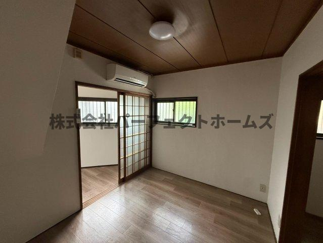 豊里町テラスハウスの洋室|広々とした洋室です