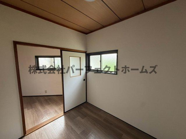 豊里町テラスハウスの洋室|使い勝手のいい洋室です