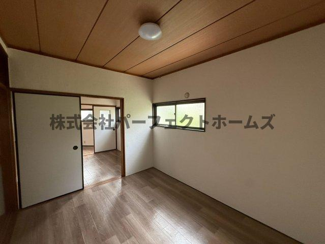 豊里町テラスハウスの洋室|きれいな洋室です