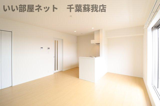アローズ星久喜の居間・リビング|ゆったり過ごせるリビングです