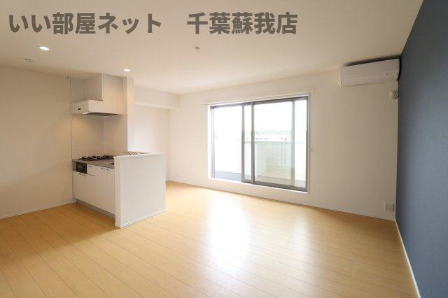 アローズ星久喜の居間・リビング|こちらの居間で趣味の時間をお楽しみください