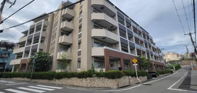 【外観】 | ワコーレ夙川SEASONS | 角地に立地しています