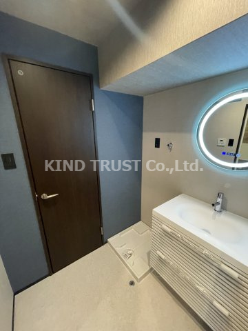 ブエナビスタ梅田イーストの洗面所|ゆったりとスペースのある洗面所