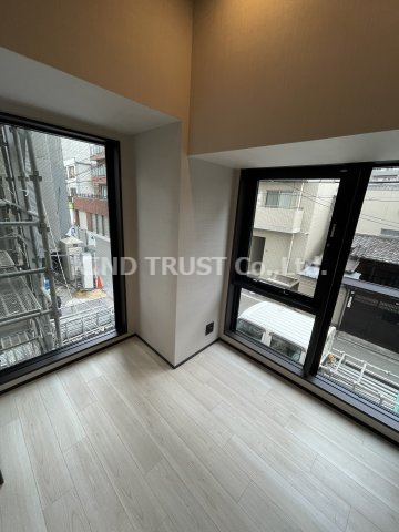 ブエナビスタ梅田イーストの居間・リビング|ゆったりとしたリビングです