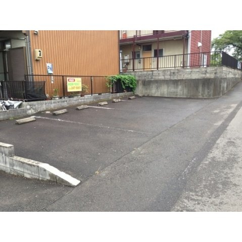 各務原市那加甥田町の駐車場
