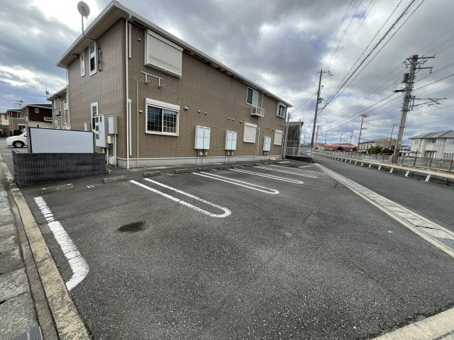 ラフレシールあぼしＢの駐車場