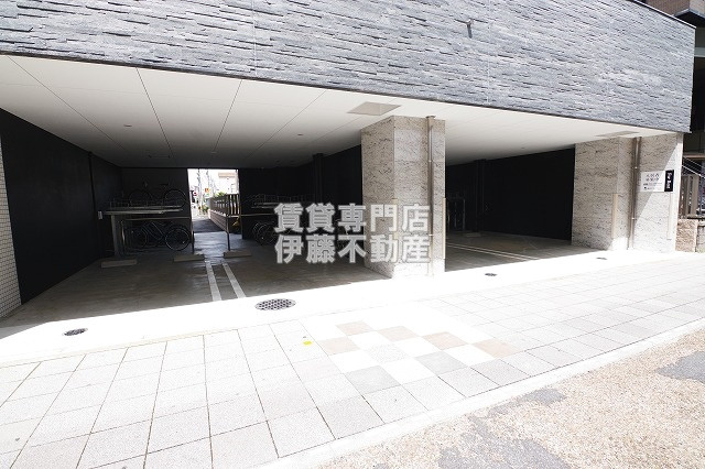 ワールドアイ名古屋城北の駐車場|
