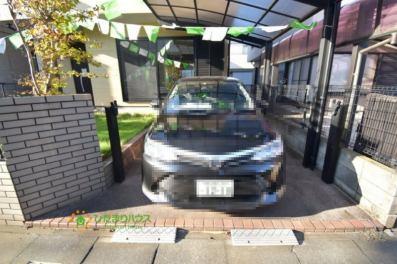 上尾市小泉6丁目　中古一戸建ての駐車場