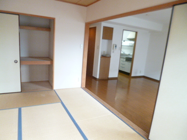 モンドミール和光の居間・リビング|同タイプ別号室参考写真