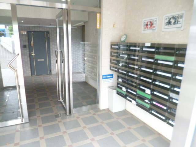 モンドミール和光のエントランス