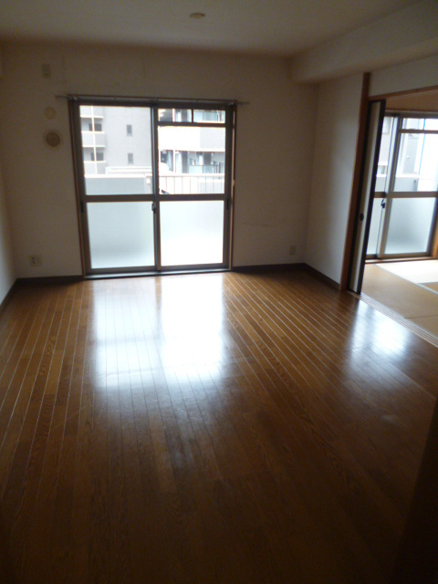 モンドミール和光の居間・リビング|同タイプ別号室参考写真