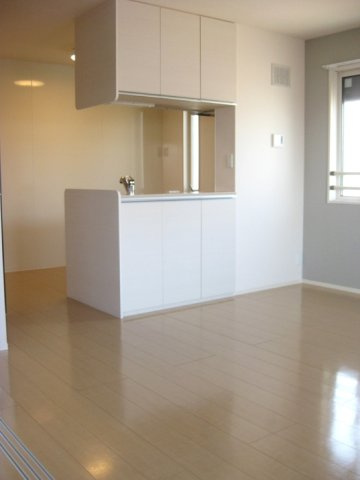 エムズコートの居間・リビング