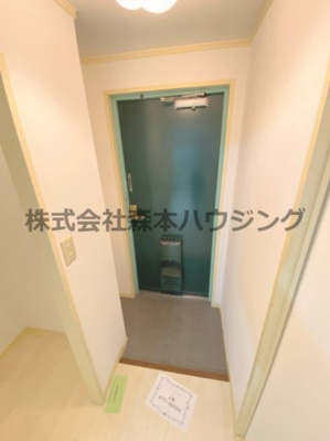 【玄関】 | 　田井町マンション | 明るい玄関です