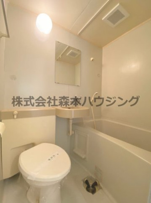 【浴室】 | 　田井町マンション | コンパクトで使いやすいお風呂です