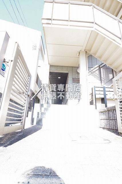 フルーレ辻町のエントランス