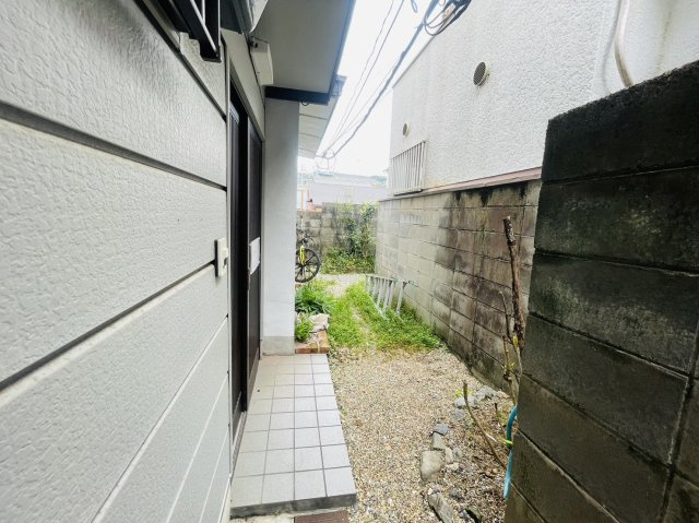 鳴滝桐ケ淵町の前面道路含む現地写真