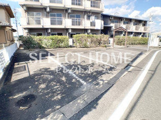 【駐車場】 | 駐車場に車を止められます