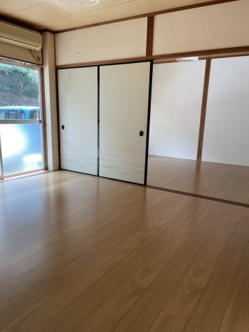 稲毛アパートの洋室