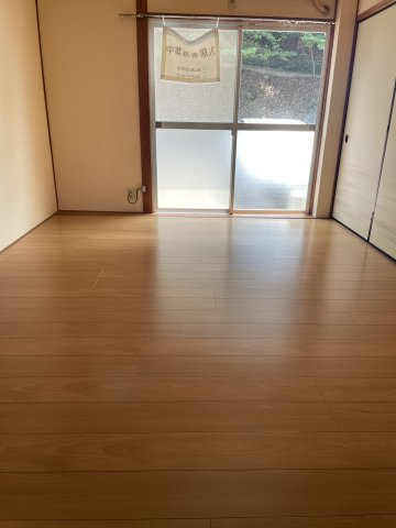 稲毛アパートの洋室