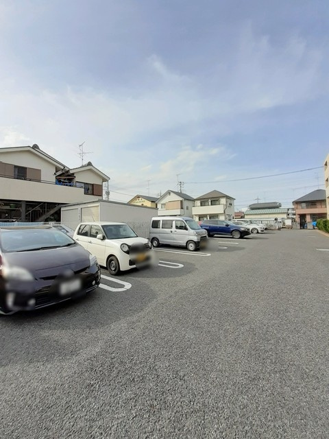 ミ・カーサの駐車場