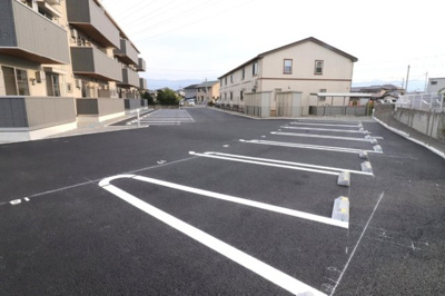 【駐車場】 | ヒルズ国母