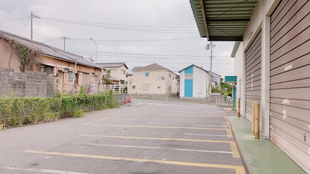 武豊町東長宗貸倉庫事務所の駐車場
