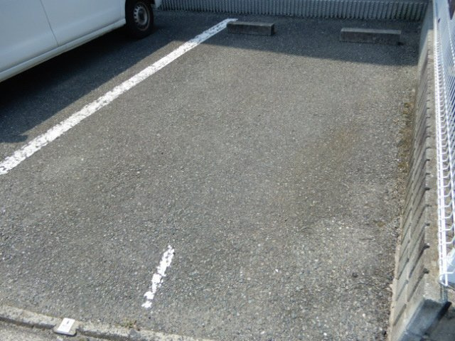 グランディール福田の駐車場
