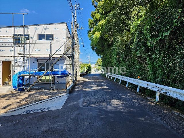 香南市野市町父養寺-A号地-新築戸建ての前面道路含む現地写真