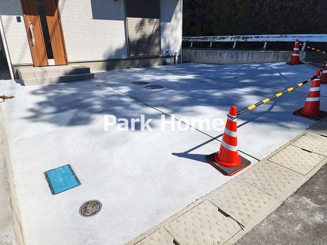 香南市野市町父養寺-A号地-新築戸建ての駐車場