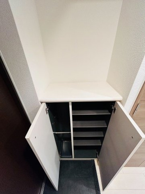 【玄関】 | ララプレイス新大阪シエスタ