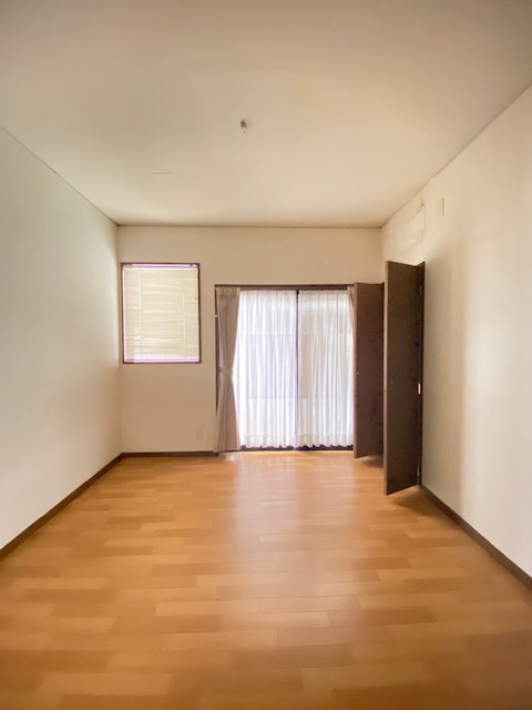 都城市久保原町の中古一戸建の洋室